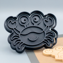 Carregar imagem no visualizador da galeria, Ejetor de Brigadeiro com Desenhos Personalizados – Molde Criativo para Doces
