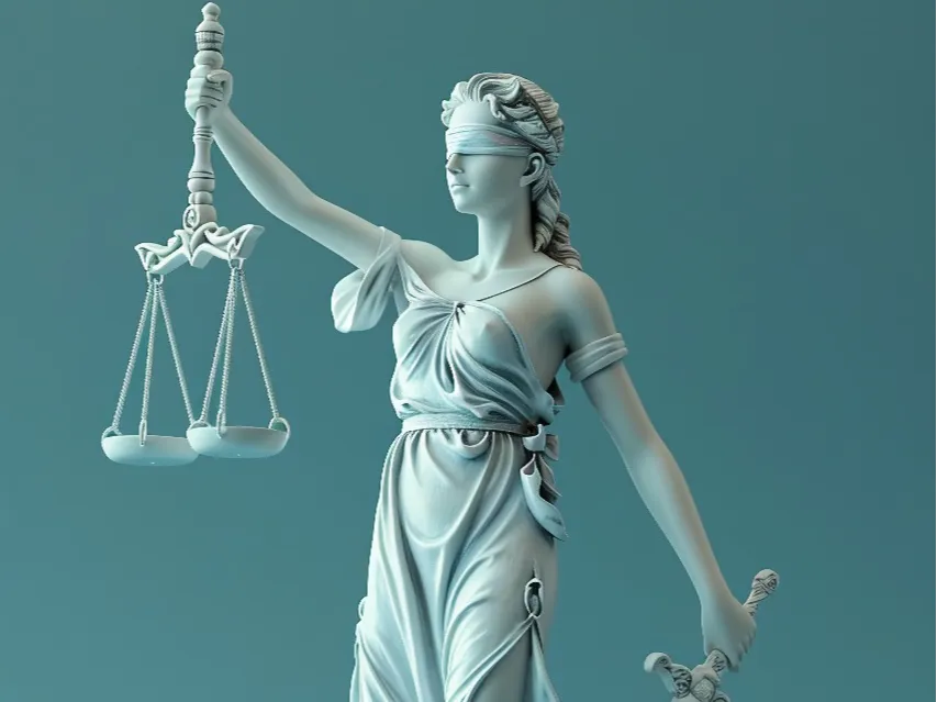 Mini estátua da Justiça Themis